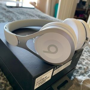 Beats by Dre wire headphones